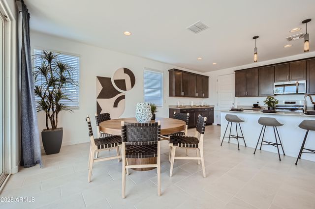 10202 E ULYSSES Avenue, Mesa, AZ 85212