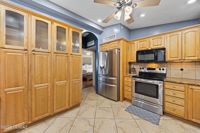 7386 N Dickinson, Tucson, AZ 85741