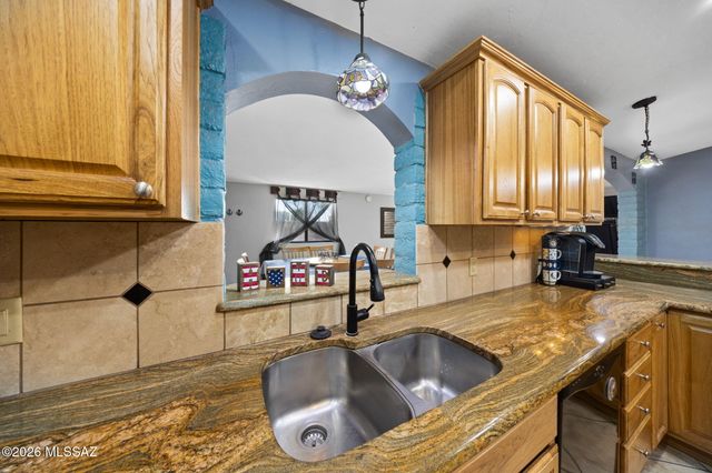 7386 N Dickinson, Tucson, AZ 85741