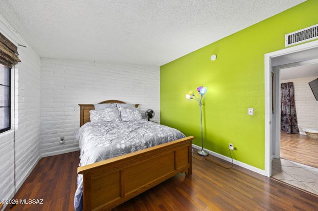 7386 N Dickinson, Tucson, AZ 85741