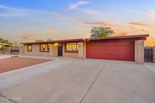 7386 N Dickinson, Tucson, AZ 85741