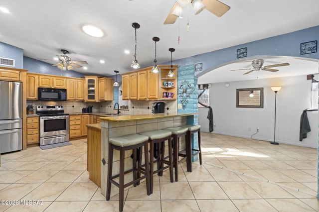 7386 N Dickinson, Tucson, AZ 85741