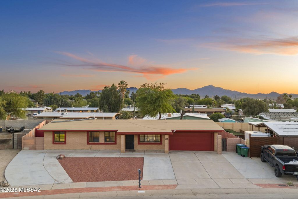 7386 N Dickinson, Tucson, AZ 85741