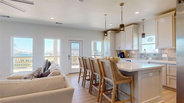 966 Mary Ann, Crystal Beach, TX 77650