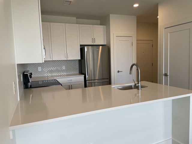 1041 E Trinity Ln Apt 412, Nashville, TN 37216