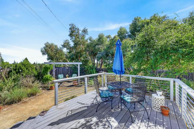 2489 Knollwood Dr, Cameron Park, CA 95682