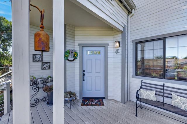 2489 Knollwood Dr, Cameron Park, CA 95682