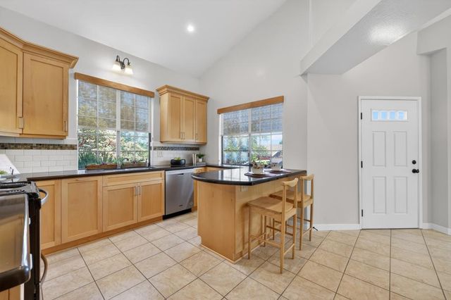 2489 Knollwood Dr, Cameron Park, CA 95682