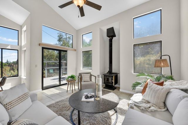 2489 Knollwood Dr, Cameron Park, CA 95682