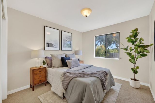 2489 Knollwood Dr, Cameron Park, CA 95682