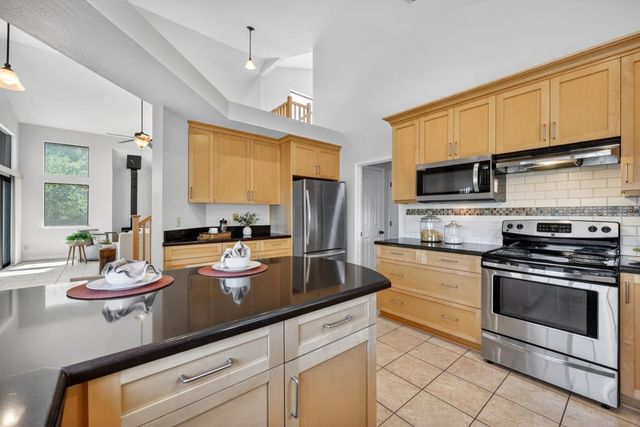 2489 Knollwood Dr, Cameron Park, CA 95682