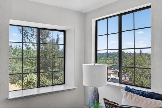 2489 Knollwood Dr, Cameron Park, CA 95682