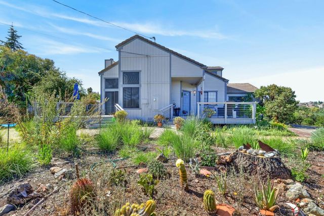 2489 Knollwood Dr, Cameron Park, CA 95682