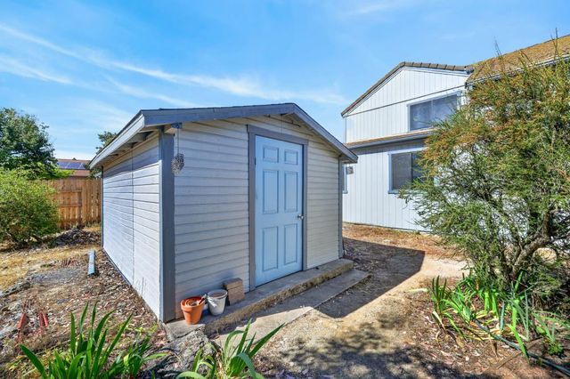 2489 Knollwood Dr, Cameron Park, CA 95682