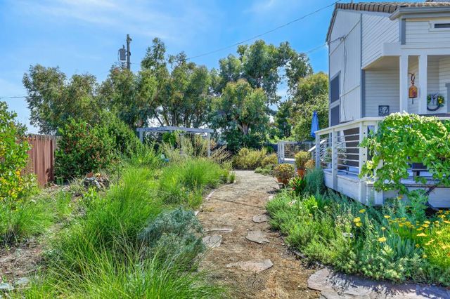 2489 Knollwood Dr, Cameron Park, CA 95682