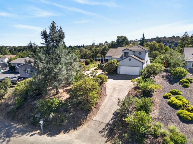 2489 Knollwood Dr, Cameron Park, CA 95682