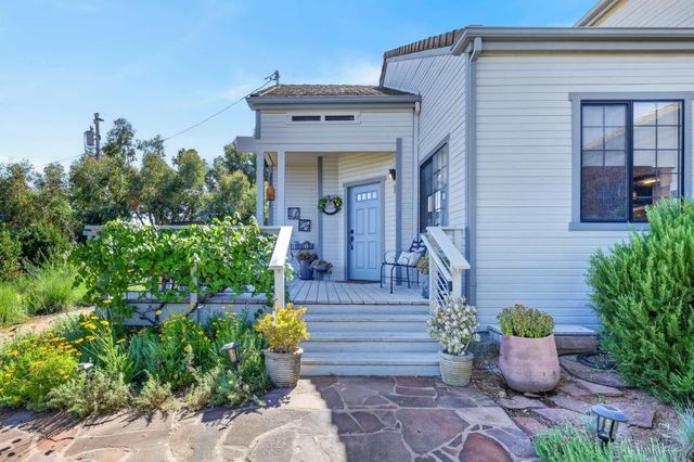 2489 Knollwood Dr, Cameron Park, CA 95682
