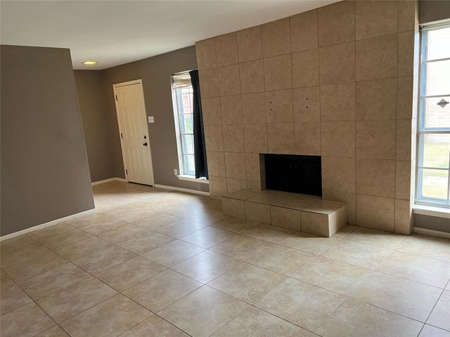 84 W Park West Drive, Houston, TX 77072