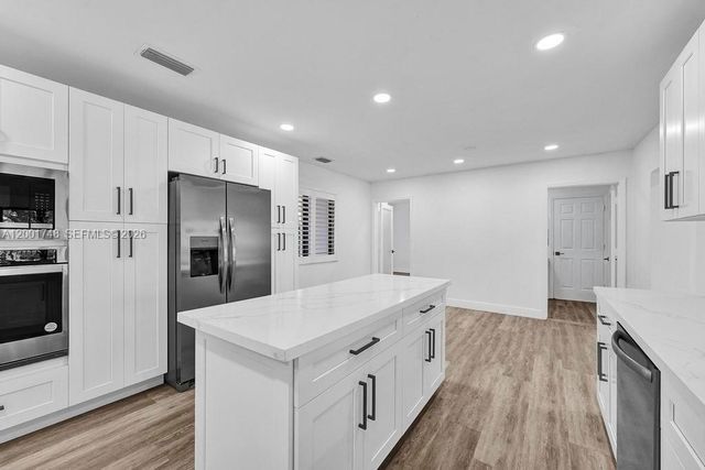 9261 SW 85th St, Miami, FL 33173