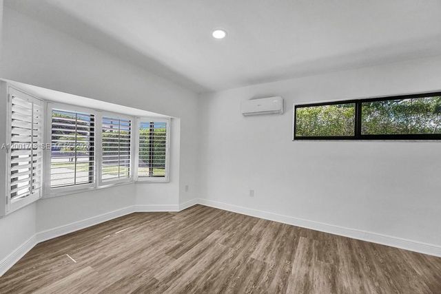 9261 SW 85th St, Miami, FL 33173