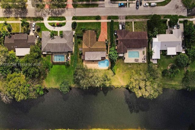 9261 SW 85th St, Miami, FL 33173