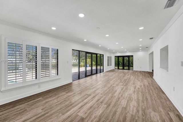 9261 SW 85th St, Miami, FL 33173