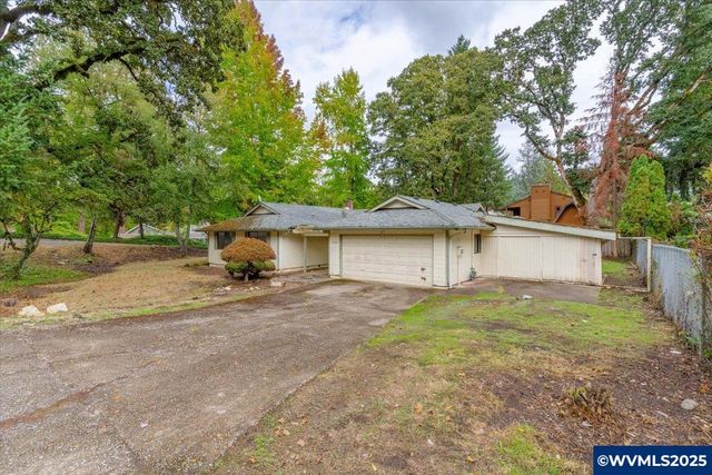 3620 Croisan Creek Rd S, Salem, OR 97302