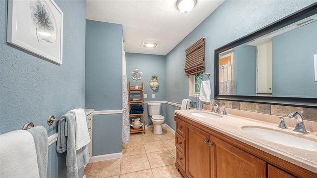 836 MAGELLAN DRIVE, Sarasota, FL 34243