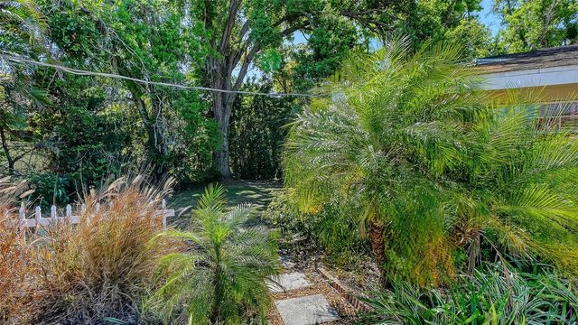 836 MAGELLAN DRIVE, Sarasota, FL 34243