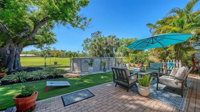 836 MAGELLAN DRIVE, Sarasota, FL 34243