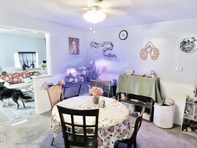 1922 Southwood Lane, Carthage, MO 64836