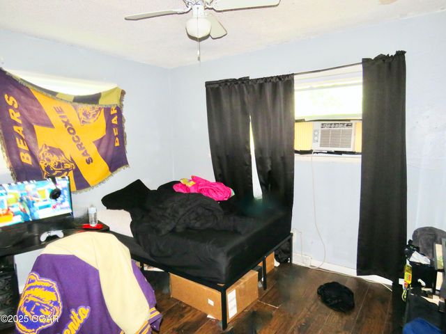 1922 Southwood Lane, Carthage, MO 64836