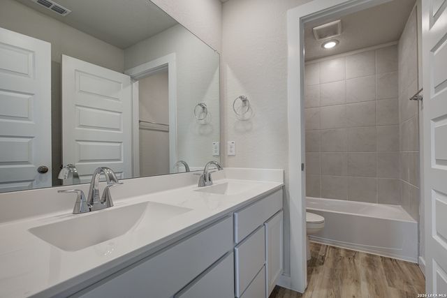 5610 Franklin Hills, Von Ormy, TX 78073