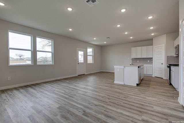 5610 Franklin Hills, Von Ormy, TX 78073