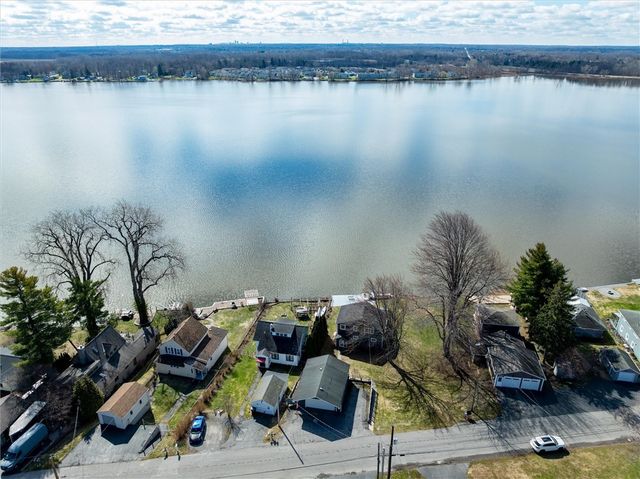 402 South Drive, Greece, NY 14612