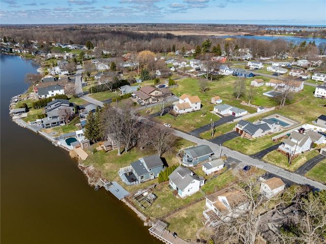 402 South Drive, Greece, NY 14612