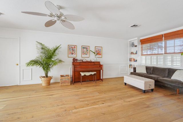 216 MATISSE CIRCLE N, Nokomis, FL 34275