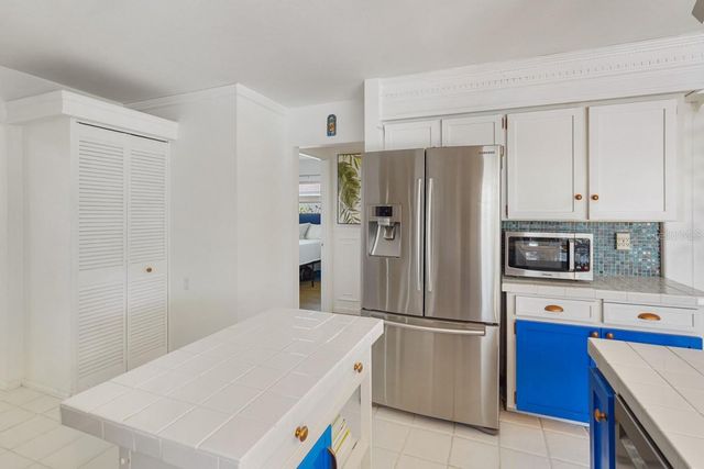 216 MATISSE CIRCLE N, Nokomis, FL 34275