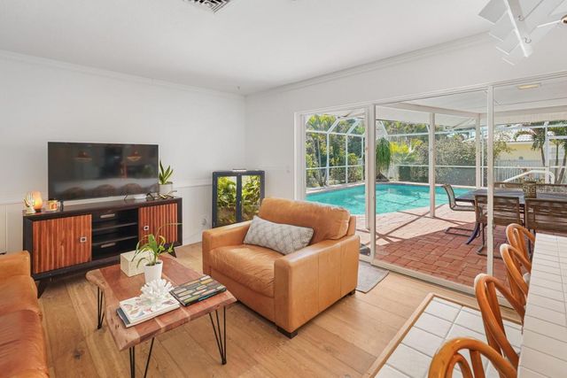 216 MATISSE CIRCLE N, Nokomis, FL 34275