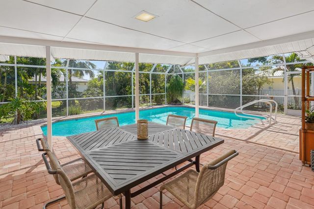 216 MATISSE CIRCLE N, Nokomis, FL 34275