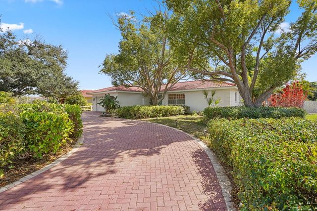 216 MATISSE CIRCLE N, Nokomis, FL 34275