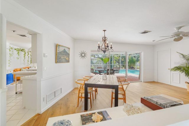 216 MATISSE CIRCLE N, Nokomis, FL 34275