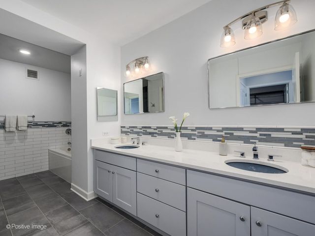 225 N Columbus Drive 6705, Chicago, IL 60601