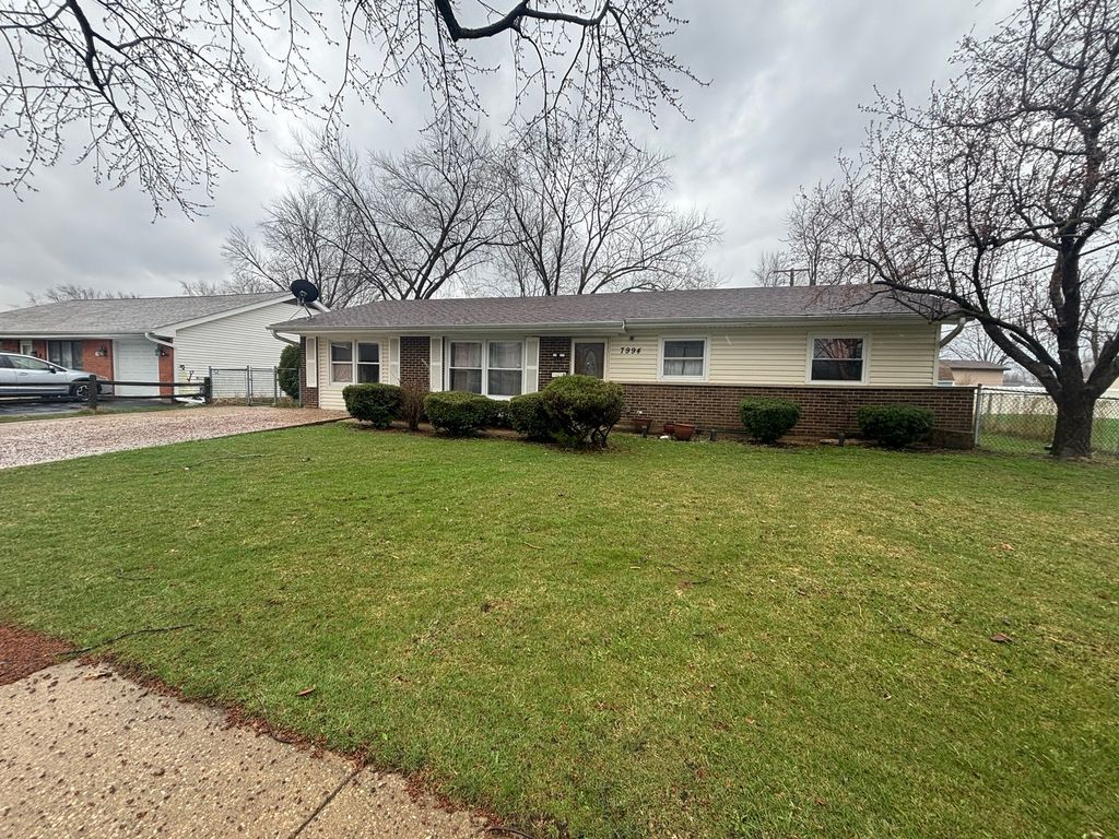 7994 Kensington Lane, Hanover Park, IL 60133