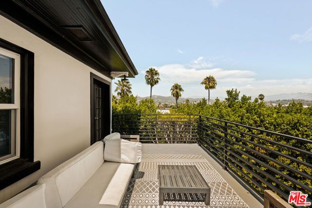 564 N Normandie Avenue, Los Angeles, CA 90004