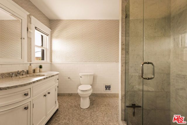 564 N Normandie Avenue, Los Angeles, CA 90004