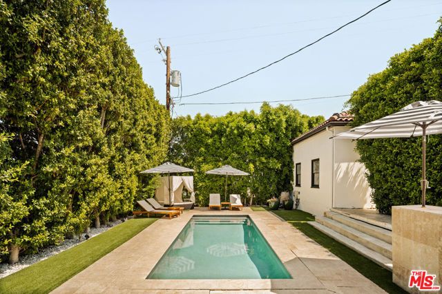 564 N Normandie Avenue, Los Angeles, CA 90004