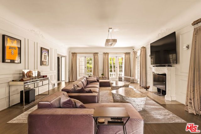 564 N Normandie Avenue, Los Angeles, CA 90004