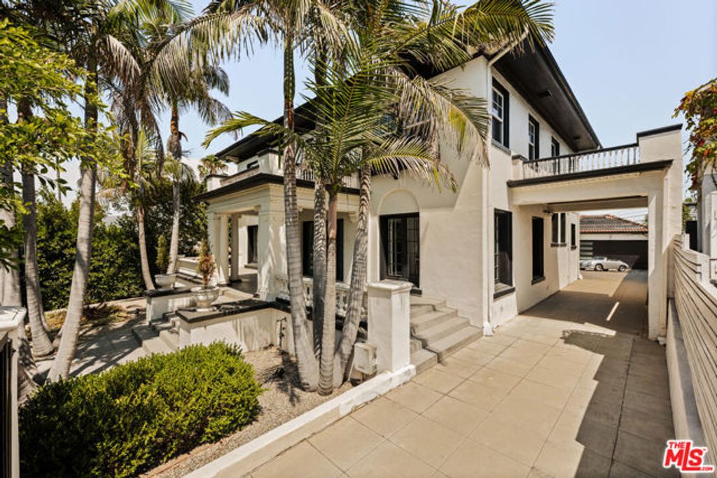 564 N Normandie Avenue, Los Angeles, CA 90004