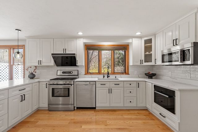 933 Liberty Square Rd, Boxborough, MA 01719